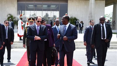 استاذ علوم سياسية: جولة 