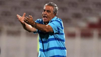 فوزي البنزرتي يستشهد بالأهلي بعد خماسية الوداد في شباك حوريا الغيني