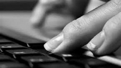 مقيم فلسطيني يعيد 100 ألف ريال لمواطنة بعد تحويله له بالخطأ