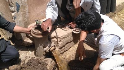 مياه الأقصر تواصل تطهير الشبكات في أرمنت استعدادًا للصيف (صور)