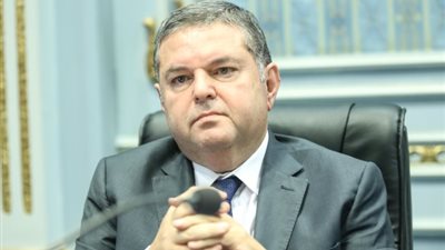 وزير قطاع الأعمال: بيع 200 قطعة أرض لتطوير الغزل والنسيج 