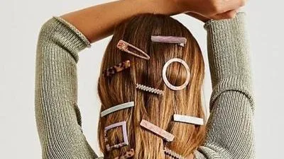 بالصور.. اكسسوارات شعر تزيني بها في 