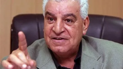 زاهي حواس: 