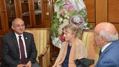 عميدة كلية التربية النفسية بألمانيا تلتقي رئيس جامعة أسيوط