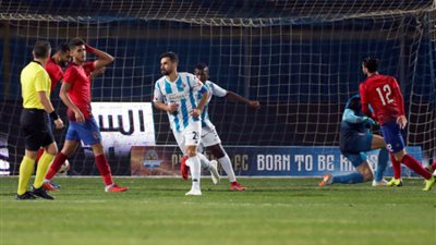 الأهلي يعلنها: انتهاء الأزمة.. مباراة بيراميدز بحضور الجماهير