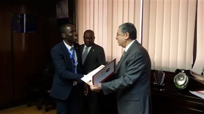   وزير الكهرباء يشهد تخريج ١٠ متدربين من أنجولا