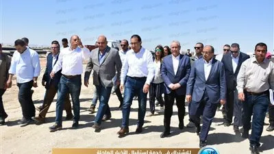 رئيس الحكومة يعبر عن سعادته بمستوى الخدمة بمستشفى أرمنت بالأقصر