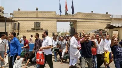 الإفراج بالعفو عن 136 من نزلاء السجون و268 شرطيا 