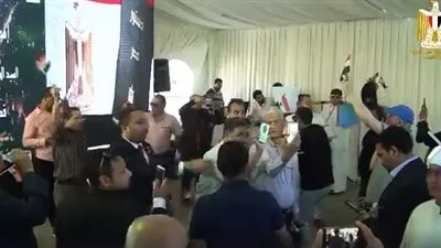 شاهد.. حشود المصريين أمام لجان الاستفتاء في الكويت (فيديو)