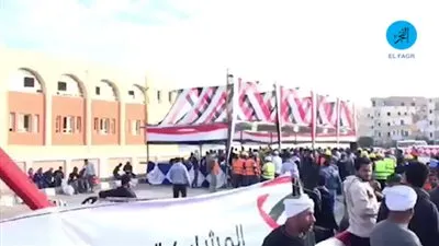 بدء توافد المواطنين على مدرسة الفردوس ببدر للمشاركة في الاستفتاء