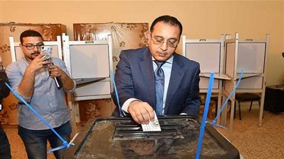 رئيس الوزراء يدلي بصوته في الاستفتاء على التعديلات الدستورية بالشيخ زايد 