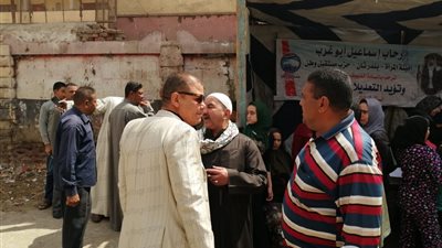 بدء توافد الناخبين أمام المقرات الانتخابية للإدلاء بأصواتهم في التعديلات الدستورية بالفيوم (صور)