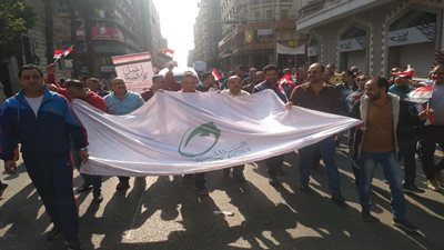 العاملون بـ 