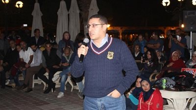 عضو الأهلي يدلي بصوته في التعديلات الدستورية