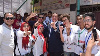 بعد مسيرة جابت شوارع المحافظة.. رئيس جامعة سوهاج يدلي بصوته في استفتاء التعديلات الدستورية