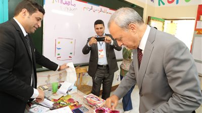 محافظ قنا يدلي بصوته في الاستفتاء على التعديلات الدستورية (صور)