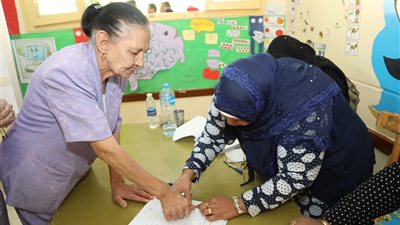 محافظ قنا: ما يفعله المواطن القنائي من احتشاد أمام اللجان تأكيد على حقه الدستوري (صور)