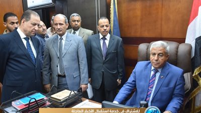 محافظ أسوان يؤكد ضرورة المتابعة الحية لكافه الأحداث بجميع المقار الانتخابية