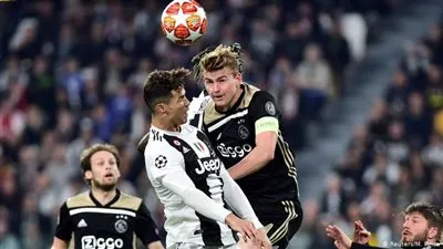 الكشف عن تفاصيل عقد دي ليخت مع برشلونة