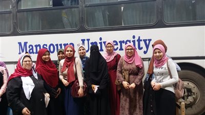 جامعة المنصورة تخصص أوتوبيسات لنقل طلاب وطالبات المدن للتصويت بالاستفتاء