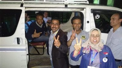 استمرار العاملين بمستشفى طور سيناء العام بجنوب سيناء الاستفتاء على التعديلات الدستورية (صور)