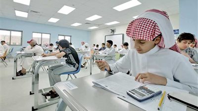 انطلاق اختبارات نهاية العام بمختلف المدارس المتوسطة والثانوية بالمملكة