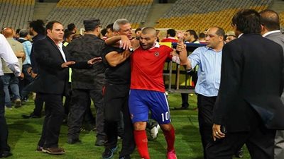 عماد متعب يشعل غضب جمهور الأهلي بسبب السعيد