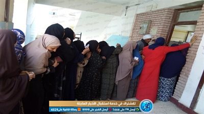 توافد المواطنين على اللجان للمشاركة في الاستفتاء على التعديلات الدستورية بالفيوم (صور)