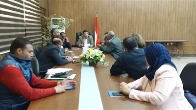 رئيس جهاز 6 أكتوبر يستمع لمشاكل السكان لإيجاد حلول فورية لها