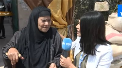 مسنة مشاركة في الاستفتاء: