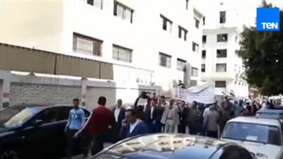 مسيرة حاشدة تجوب شوارع السيدة زينب لتأييد التعديلات الدستورية (فيديو)