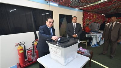 وزير البترول: نثق في وعي المصريين بالمشاركة الإيجابية على الاستفتاء