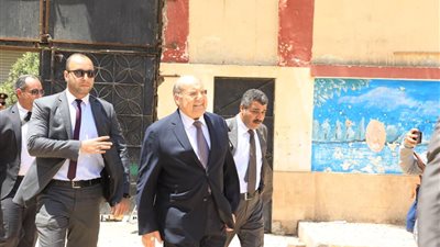 رئيس المحكمة الدستورية السابق يشارك بالتصويت على تعديلات الدستور