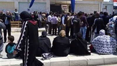 إقبال كثيف للناخبين للمشاركة في الاستفتاء بأكتوبر