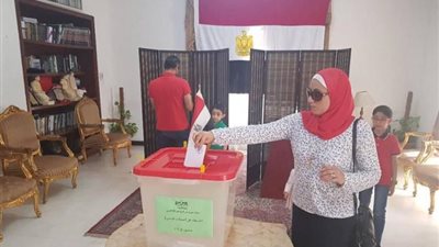 سفيرة مصر في البحرين: السيدات تصدرن عملية الاستفتاء