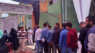 إقبال كثيف للمواطنين للمشاركة بالاستفتاء في مدرسة التحرير ببولاق أبو العلا