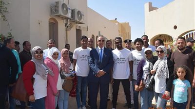 محافظ البحر الأحمر يتابع سير عملية الاستفتاء بالجونة (صور) ‎