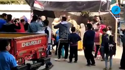 المواطنون يرقصون أمام لجان استفتاء مدرسة عمر بن عبد العزيز بالمرج (فيديو)