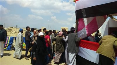 آلاف الناخبين يتوافدون على لجان القنطرة شرق الإسماعيلية (صور)