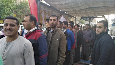 استمرار توافد الناخبين علي اللجان الانتخابية بالدقي