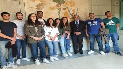 الشباب يكتسحون الاستفتاء على الدستور فى ألمانيا (صور)