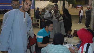 زحام بلجان الاستفتاء على الدستور قبل إغلاقها في الأقصر (صور)