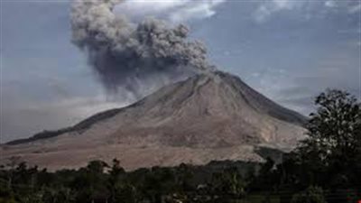 السفارة السعودية باندونسيا تحذر السياح بعدم الاقتراب من جبل أغونغ