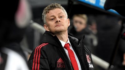 سولسكاير يهدد نجوم مانشستر يونايتد بالطرد