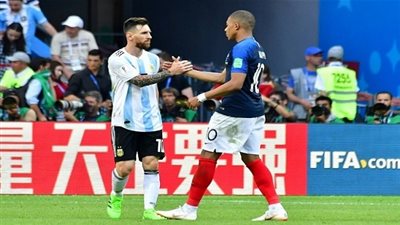 منافس ميسي.. 4 أرقام تاريخية لـ