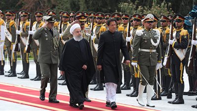 روحاني يعلن تشكيل قوة مشتركة مع باكستان على الحدود