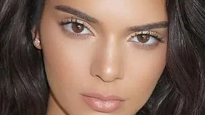 مكياج عيون ترابي يعكس شخصيتك الهادئة في شم النسيم 