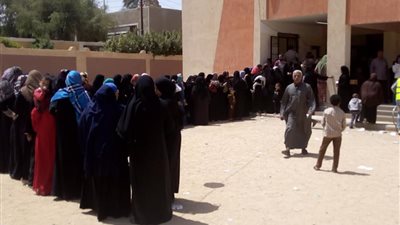 استمرار توافد أهالي سوهاج بكثافة للتصويت في الاستفتاء ومواطنين تحت أمر مصر في أي وقت