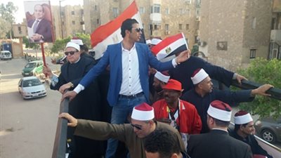 اتحاد شباب الأحزاب وأئمة أوقاف الإسماعيلية ينظمون مسيرة حاشدة لدعم الدستور (صور)