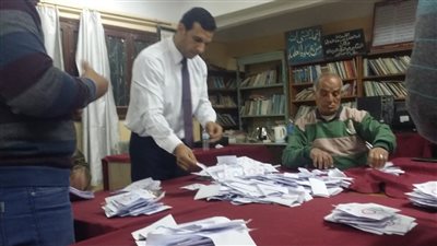 بدء فرز الاصوات في لجان التعديلات الدستورية بمركز أبشواى بالفيوم (صور)